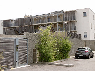 CORNEBARIEU 31700 Beau T3 de 64.80m2 avec grande terrasse et une place de parking
