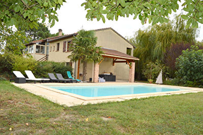Pompertuzat 31450 Maison T7 170 m2 beau potentiel avec piscine et jardin, garage 60m2