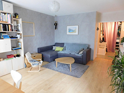 Appartement T3 , 71 m2 renove avec gout avec terrasse et parking en sous sol