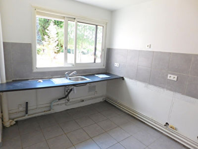 Ramonville Saint Agne 31520 apparetement T3 65.12m2 traversant avec cave, parking, lumineux, au calme