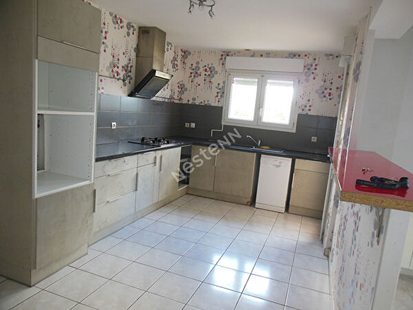 Lisle-jourdain 31600 AGreable Villa duplex Independante T4 de 97.04m2 jardin de 200m2 Garage
