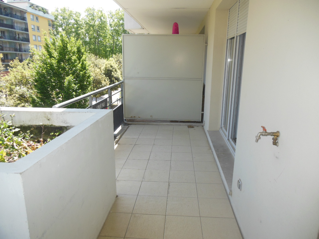 Toulouse 31200 Quartier Canal Du Midi Proche Metro Agreable T3 De 63 96m2 Recent Terrasse Et 2 Balcons 2 Places De Parking En Sous Sol