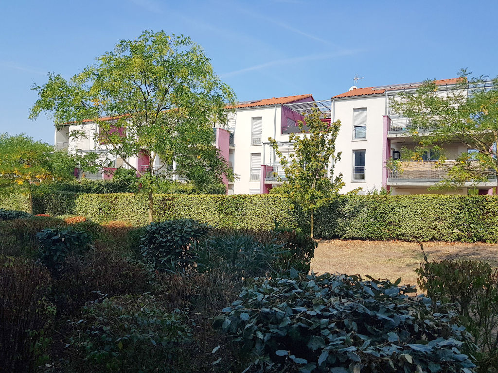 photos n°1 Toulouse 31100 Quartier St Simon - Beau T2 récent de 53 m2 très calme agréable et bien agencé - terrase - parking Sous Sol .