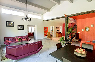Ramonville Saint Agne 31520 Maison d'exception T9 de 258m2 avec T2 et garage
