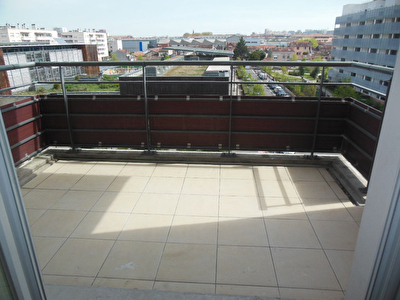 Toulouse 31200 EMBOUCHURE Proche canal du midi Agreable T3 recent lumineux de 61.50m2 terrasse de 6.40m2 parking sous sol