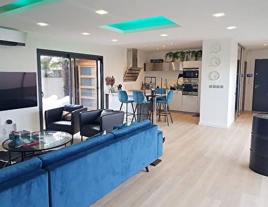 Toulouse 31200 Maison T5 entierement meublee de 138 m2 avec un jardin privatif et jacuzzi, garage sur un terrain de 343m2