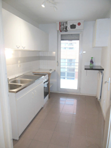 Toulouse 31200 Metro Canal du Midi Beau T3 de 62,03m2 tres bien agence -Grand sejour-cuisine separee-- terrasse de 5,44m2-parking Sous sol