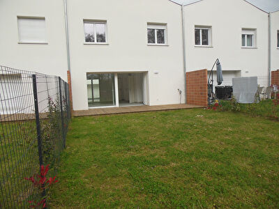 Toulouse 31100 Saint Simon Pavillon duplex mitoyen T4 NEUF de 82.49m2 Terrasse de 17.78m2 Jardin 66m2 ,2 parking dont un couvert Pergola de 19.37m2
