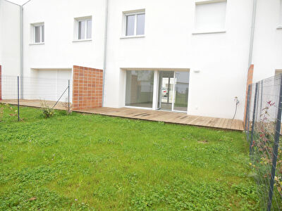 Toulouse 31100 Saint Simon Pavillon duplex mitoyen T4 NEUF de 82.49m2 Terrasse de 17.81m2 Jardin 49m2 ,2 parking dont un couvert Pergola de 19.37m2