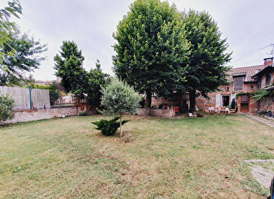 Maison Toulousaine T6 DE 165.41M2 centre ville Pinsaguel sur un terrain arbore de 408m2 avec jardin