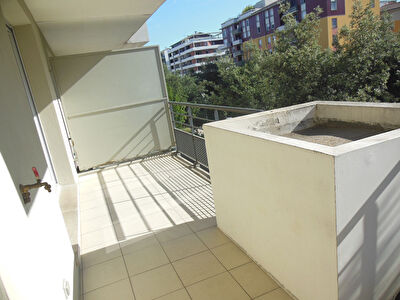 Toulouse 31200 Canal du Midi Agreable T3 SANS FRAIS AGENCE Tres bien agence recent lumineux de 63.93m2 terrasse de 9.92m2 balcon 3.66m2 2places de parking sous sol