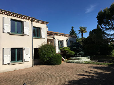 VALENCE Petit Charran - maison 295 m2, 5 chambres, sur parcelle 1315 m2.