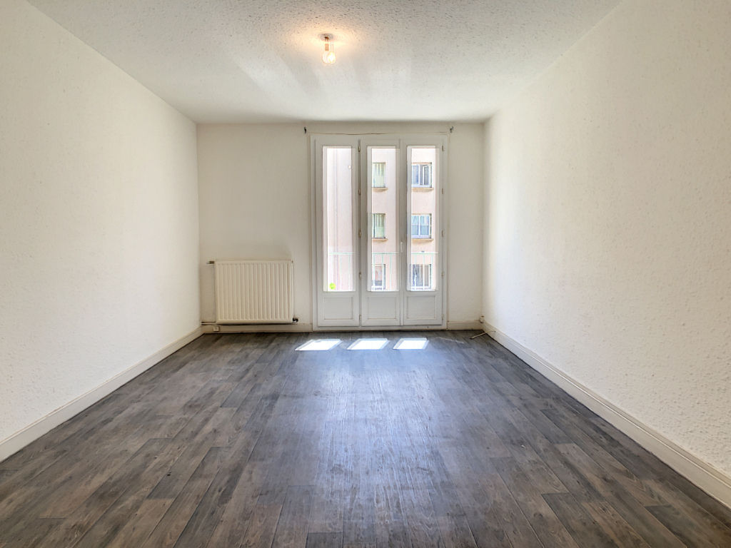 Appartement T3 53m2 Faventines Chateauvert Faibles Charges A Rafraichir