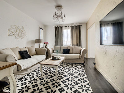 VALENCE T3 ensoleille rue Franklin 70 m2 balcon + cave
