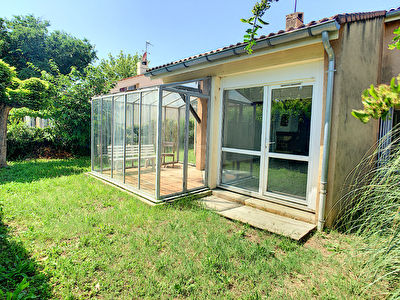 ROMANS/ISERE - Maison avec garage a rafraichir sur terrain 311 m2