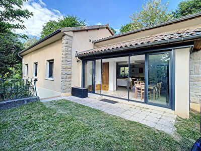 VALENCE Maison plain pieds 5 chambres totalement renovee parcelle 1800 m2