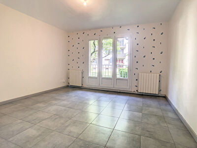 SOUS COMPROMIS-Valence Grand Charran-T2 45,18m2-cles en main, parking securise, au calme