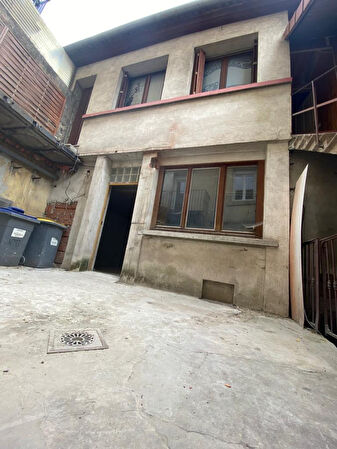 Opportunite investissement-Valence centre ville,119m2-Local professionnel+appartement+cour-Prevoir travaux