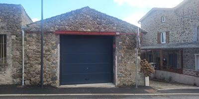 ROISEY (42) - Hangar de 52 m2