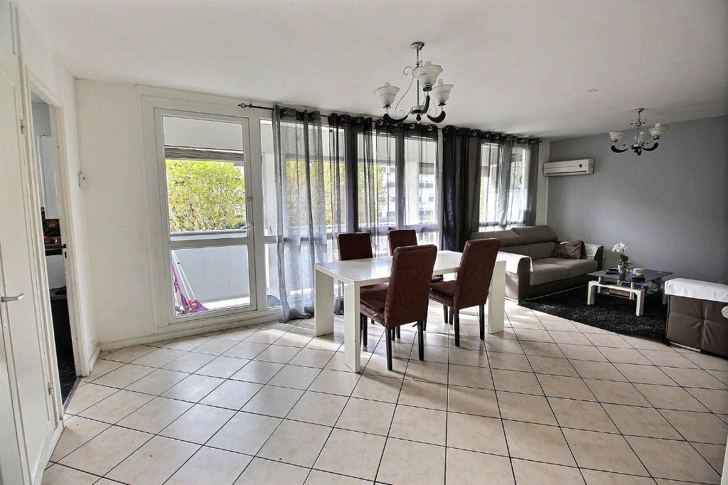 photos n°1 Appartement Vénissieux 5 pièce(s) 75 m2