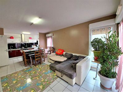 SECTEUR PLATEAU - T4 - 80m2 - BALCON - TRAMWAY - GARAGE- 80M2- RESIDENCE SECURISEE