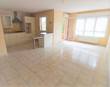 PROCHE CENTRE VILLE - T3 - 70m2 - SAINT FONS - TERRASSE - PROCHE TRANSPORTS