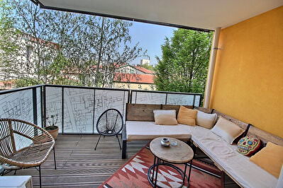 PORTES DE LYON - SECTEUR MOULIN A VENT - T3 - RESIDENCE SECURISEE - PROCHE TRAMWAY - BUS - METRO - GARE - A6 - A7 - ROCADE EST