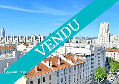 Appartement T3, dernier etage, balcon, parking, au pied du metro Gratte Ciel, Villeurbanne 69100