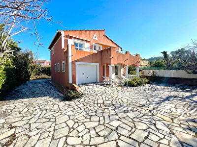 Maison Saint Raphael 6 pieces de 128 m2
