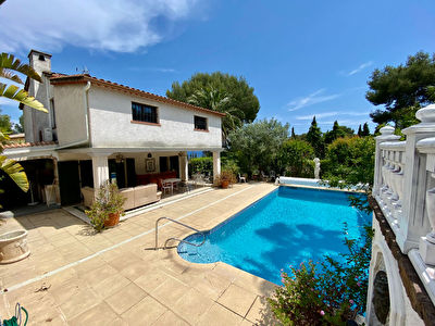 Villa 6 pieces avec piscine VUE MER , proches plages sur secteur recherche