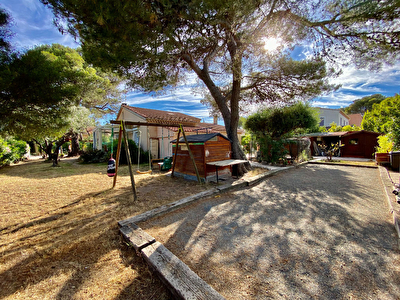 BOULOURIS VILLA DE 150 M2 7 PIECES