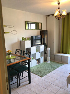 Disponible de Septembre 2022 a Juin 2023 LE DRAMONT , studio meuble, confortable