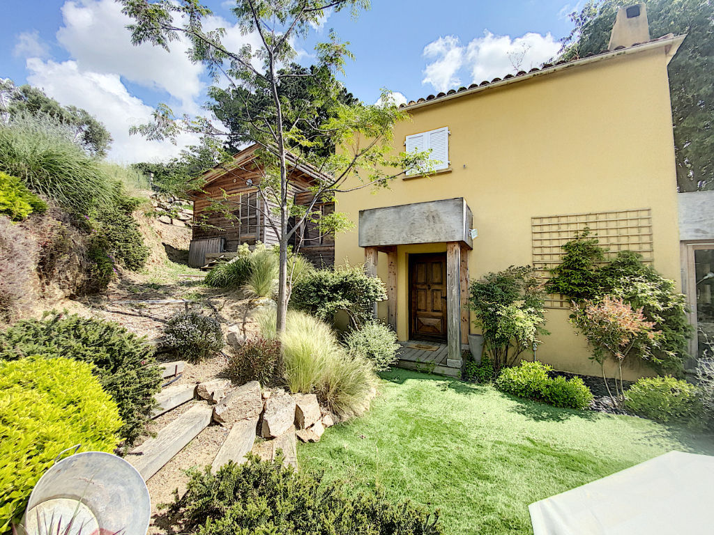 Maison a louer a l'annee sur la commune de Peri 4 pieces de 118 m2 + piscine