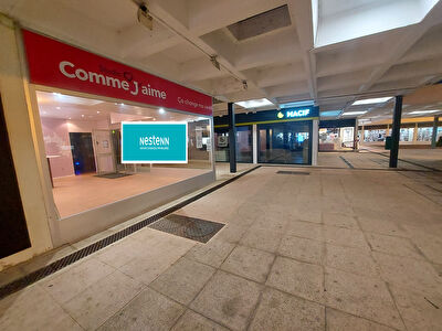 CEDE DROIT AU BAIL -CENTRE COMMERCIAL Amberieu En Bugey 103 m2