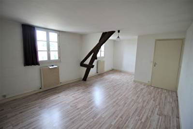 CHARTRES QUARTIER CATHEDRALE - APPARTEMENT 1 PIECE