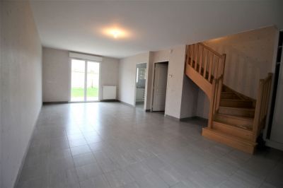 MAISON 4 CHAMBRES AVEC JARDIN, CHARTRES 3 KMS DU CENTRE-VILLE