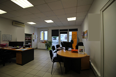 LOCAL D'ACTIVITE 100 m2 environ, PROCHE CHARTRES