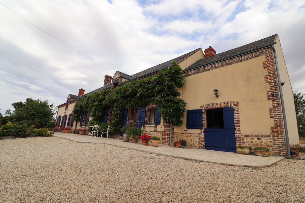 photos n°1 PROPRIETE SECTEUR ILLIERS COMBRAY