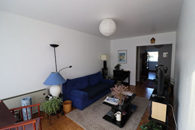 APPARTEMENT 3 PIECES Loue -10 MIN GARE A PIED