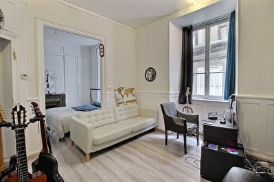 APPARTEMENT T2 CHARTRES CENTRE - AU PIED DE LA CATHEDRALE