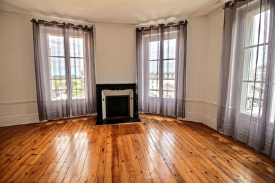 Appartement Chartres centre - AUX PIEDS DE LA CATHEDRALE