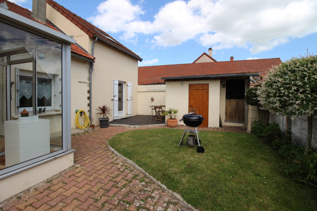 Vente Maison à CHARTRES de 6 pièces, d'une surface de 124 m² Vente Maison à CHARTRES de 6 pièces, d'une surface de 124 m²