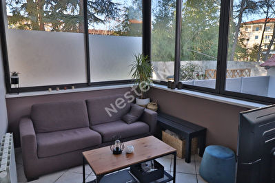 Triplex - parfait etat - grande terrasse - Francheville : proche toutes commodites