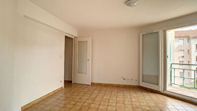 Appartement 2 pieces lumineux avec balcon a Europole- Grenoble