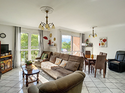 Appartement a vendre sur Grenoble 4 pieces de 89 m2 avec terrasse et place de parking