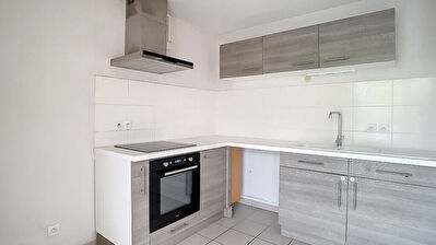 Spacieux appartement T3 avec terrasse a vendre a Grenoble