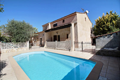 Maison La Crau 7 pieces 157.33 m2 - Secteur calme, residentiel et proche du Centre-ville