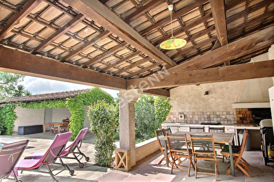 Maison La Crau 6 pieces 167.77 m2 - LA CRAU Cadre campagne et au calme