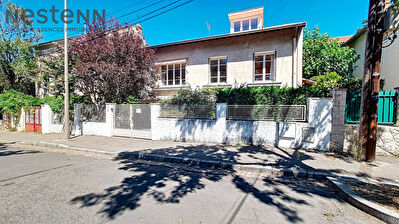 Maison de 176m2 sur une parcelle de 410m2 - Secteur Croix-Rousse