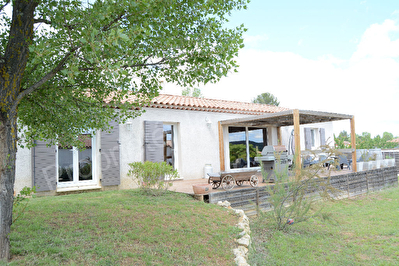 Villa Le Val 5 pieces sur 918m2